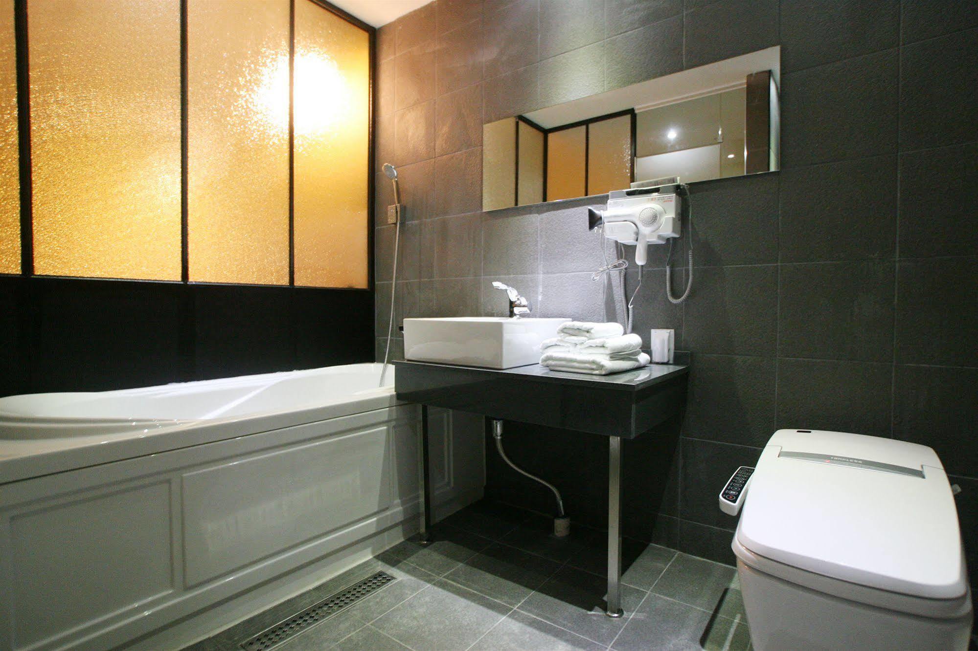 Vvalt Hotel Seoul Bagian luar foto