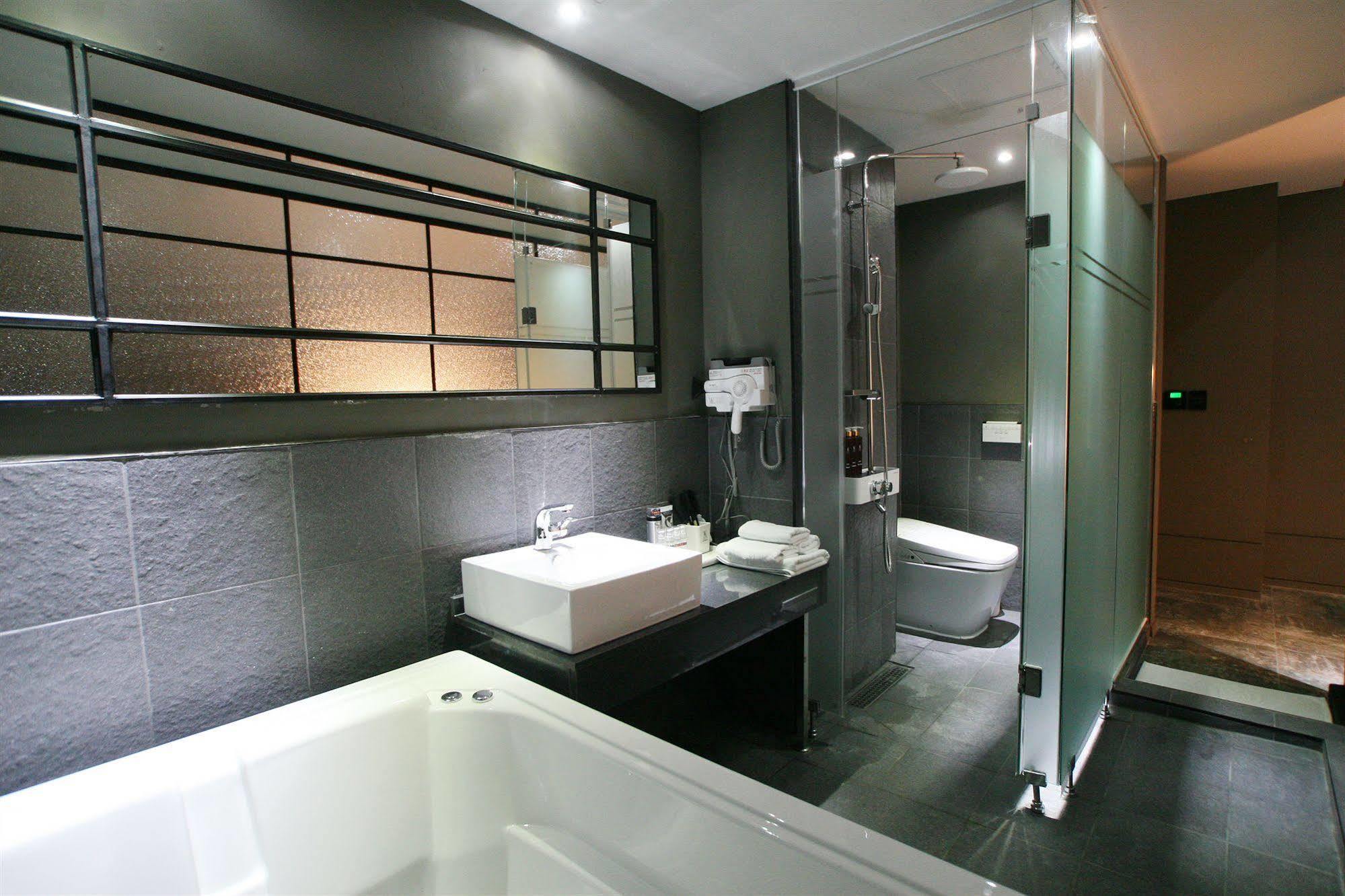 Vvalt Hotel Seoul Bagian luar foto