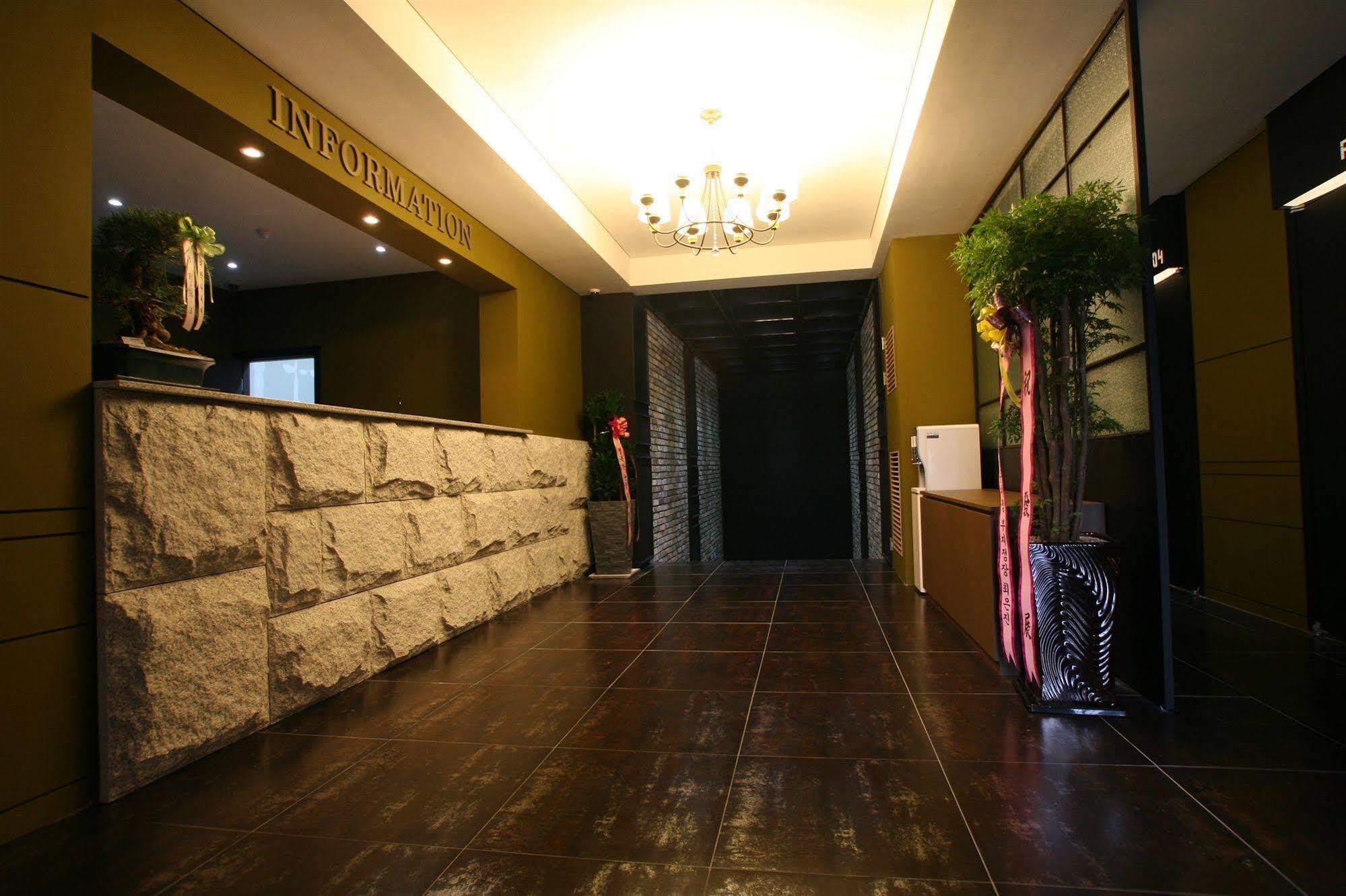Vvalt Hotel Seoul Bagian luar foto